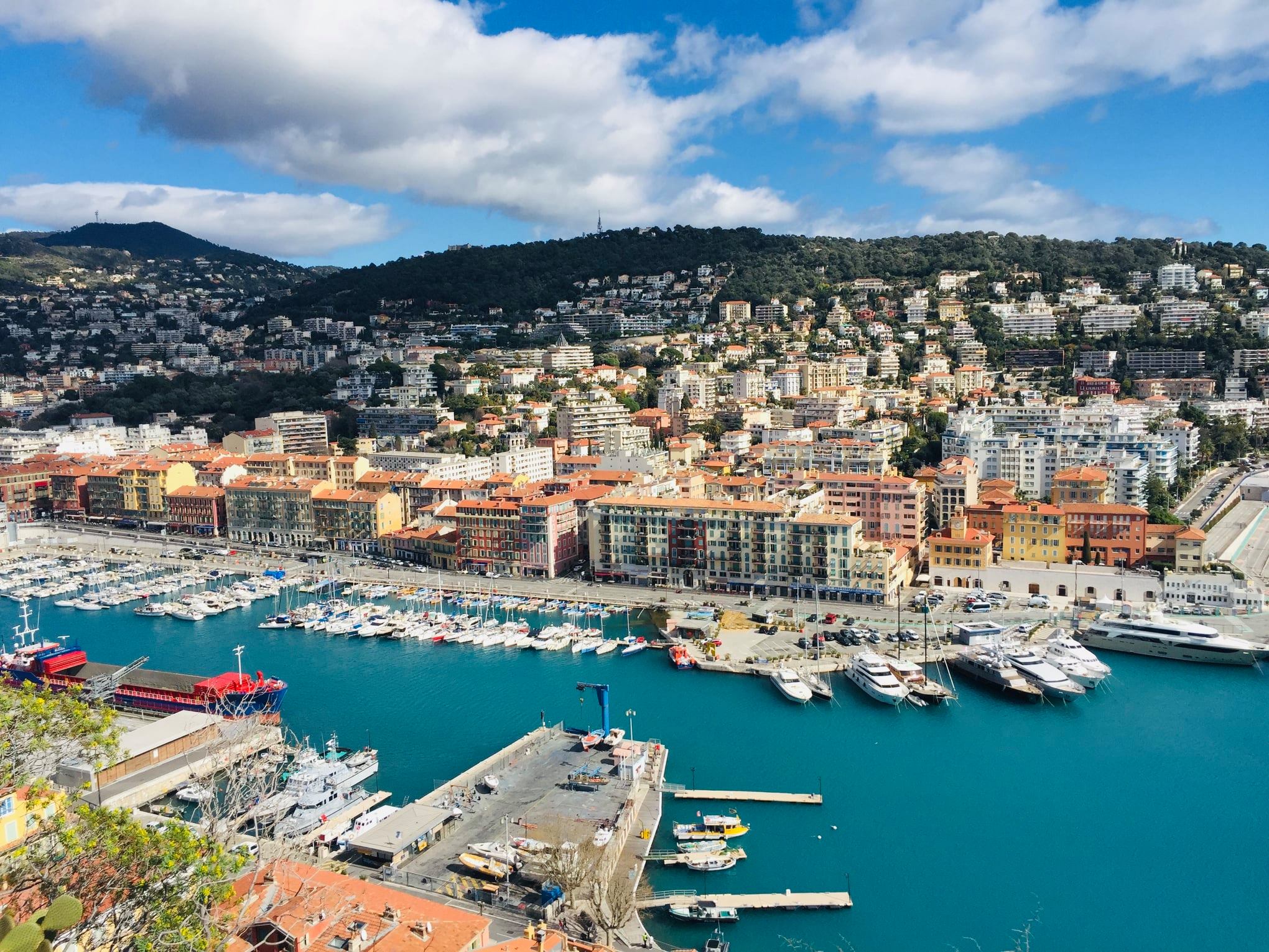 Discovering Love and Luxury: A Guide to Romantic Getaways on the French Riviera